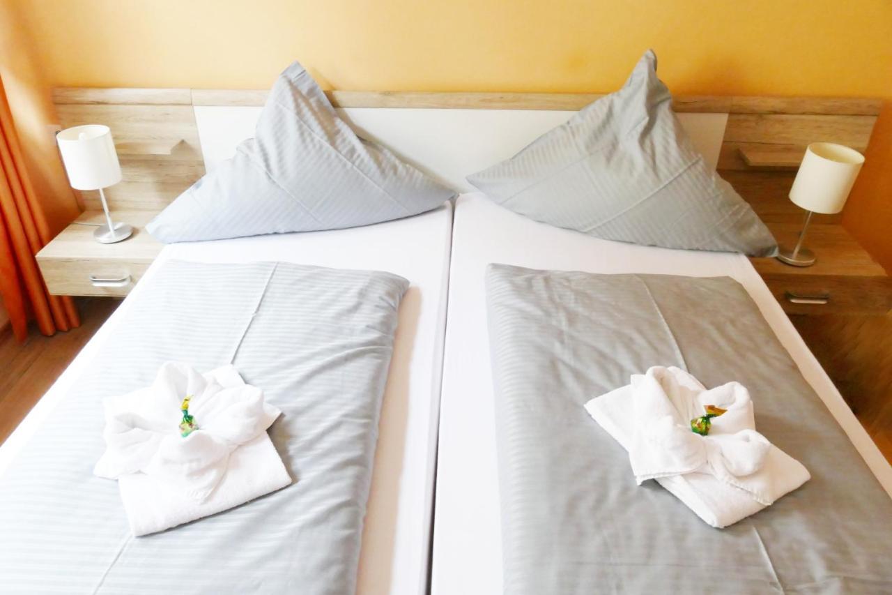 Hotel Weserstuben Bodenwerder Bagian luar foto